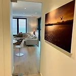 Apartment Deluxe La - Oosteroever