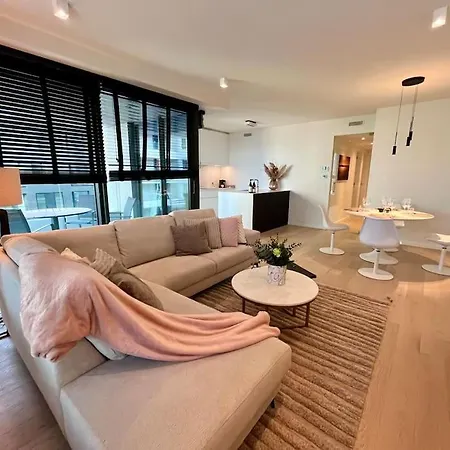 Deluxe La - Oosteroever Oostende