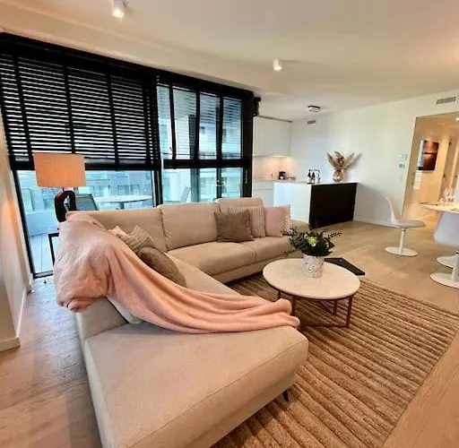 Deluxe La - Oosteroever